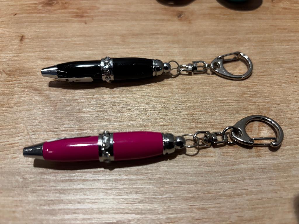 Sleutelhanger pennen van Tupperware - 2 euro per stuk, Ophalen of Verzenden, Zo goed als nieuw, Overige typen