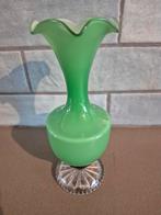 Opaline Groen Vaasje jaren 50-60, Antiek en Kunst, Antiek | Vazen, Ophalen of Verzenden