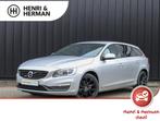 Volvo V60 152pk T3 Polar+ (1ste eig/LEER/Xenon/17"LMV/PDC/NA, Auto's, Volvo, Te koop, Zilver of Grijs, Benzine, Gebruikt