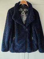 Mooie donkerblauwe boucle jas van District maat 42, Kleding | Dames, Jassen | Winter, Blauw, Maat 42/44 (L), Ophalen of Verzenden