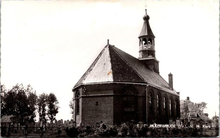 Ned. Herv. Kerk Akkerwoude - 2 ansichtkaarten (1964), Verzamelen, Ansichtkaarten | Nederland, Gelopen, Friesland, 1960 tot 1980