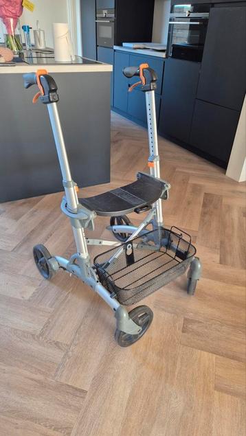 Stevige, opvouwbare rollator beschikbaar voor biedingen