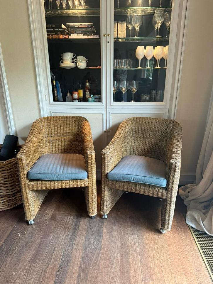 Rieten stoeltjes met kussen en op wieltjes, Huis en Inrichting, Fauteuils, Gebruikt, Riet of Rotan, 50 tot 75 cm, Minder dan 75 cm