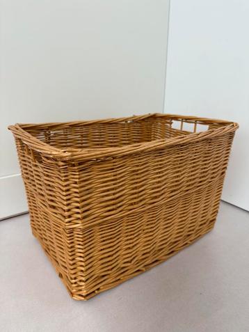 NIEUW!! Rechthoekige rotan kastmand - L45 x B31 x H28 cm beschikbaar voor biedingen