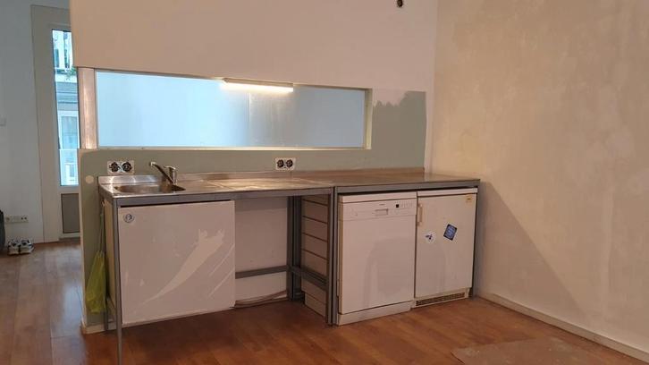 Eenvoudige keuken met RVS blad, Huis en Inrichting, Keuken | Complete keukens, Gebruikt, Enkelwandige keuken, Wit, Staal of Rvs