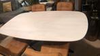 Eettafel Akagi deens ovaal met spinpoot: SHOWMODEL Actie, Ophalen, Vijf personen of meer, Metaal, Ovaal
