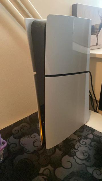 Ps5 slim digital met 8 games beschikbaar voor biedingen