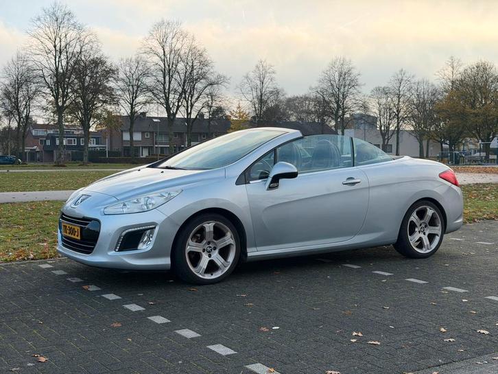 Peugeot 308 1.6 CC Feliné Leer Nekverwarming Trekhaak Cruise, Auto's, Peugeot, Bedrijf, ABS, Airbags, Airconditioning, Bluetooth