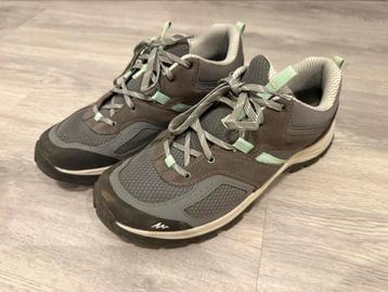 Sportschoenen, maat 42 beschikbaar voor biedingen