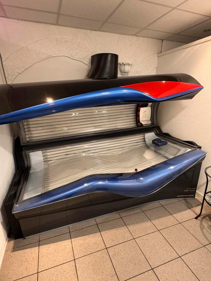 Professionele Ergoline zonnebank, Witgoed en Apparatuur, Zonnebanken en Gezichtsbruiners, Gebruikt, Zonnebank dubbelzijdig, 15 lampen of meer