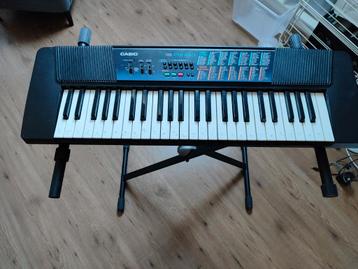 Casio CTK-120 met standaard beschikbaar voor biedingen
