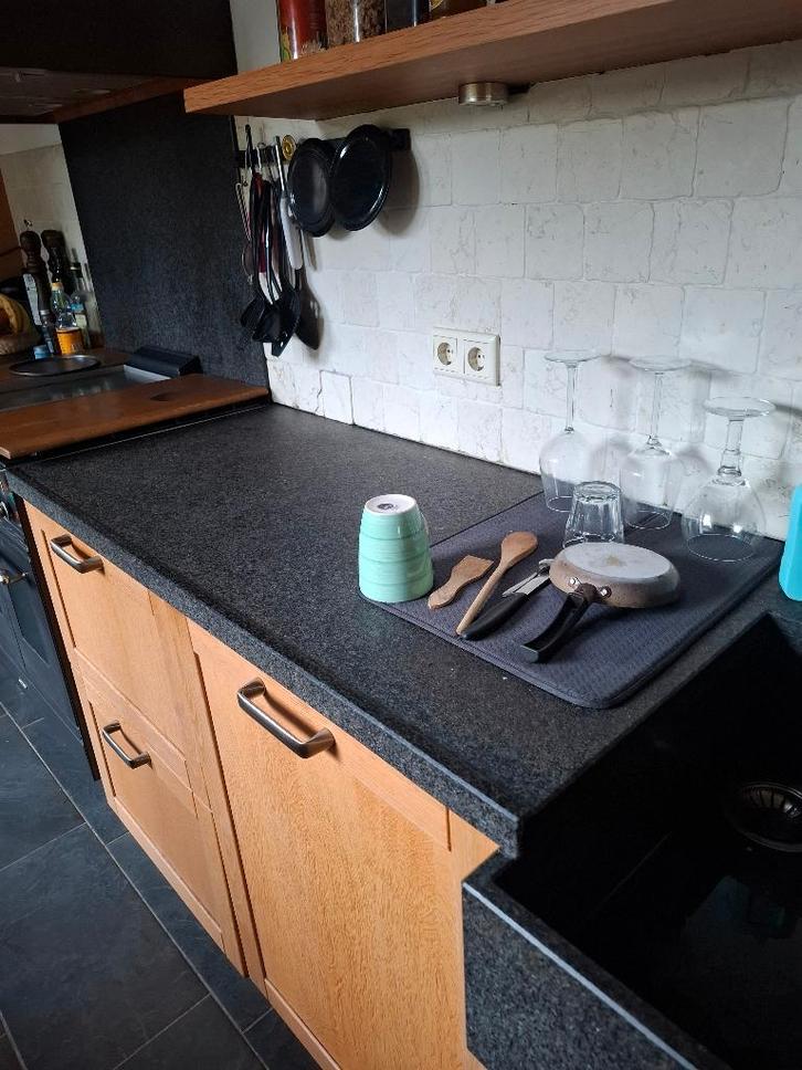 Tweedehands Tulp keuken eikenhout en natuurstenen blad, Huis en Inrichting, Keuken | Complete keukens, Gebruikt, Enkelwandige keuken