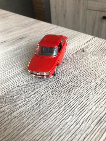 Miniaturen van Tekno denmark en Dinky Toys beschikbaar voor biedingen