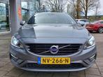 Volvo V60 2.0 T3 Nordic+ Sport R-Design | Origineel NL | Nav, Auto's, Volvo, Gebruikt, 4 cilinders, Origineel Nederlands, Handgeschakeld