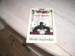 Wole Soyinka - Requiem van een futuroloog, Ophalen of Verzenden, Gelezen, Toneel, Wole Soyinka