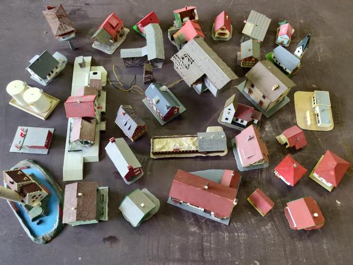 ** Voor de H0 Baan 33 x Huizen en Gebouwen € 4,- per stuk !, Hobby en Vrije tijd, Modeltreinen | H0, Brug, Tunnel of Gebouw, Ophalen of Verzenden