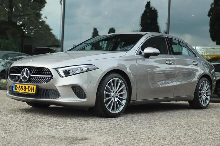 MERCEDES-BENZ A-KLASSE 180 PREMIUM PLUS | LED | NAVI | TREKH, Auto's, Mercedes-Benz, Bedrijf, Te koop, A-Klasse, ABS, Achteruitrijcamera