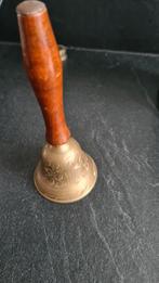 Bronzen bel met houten handvat, Ophalen, Brons