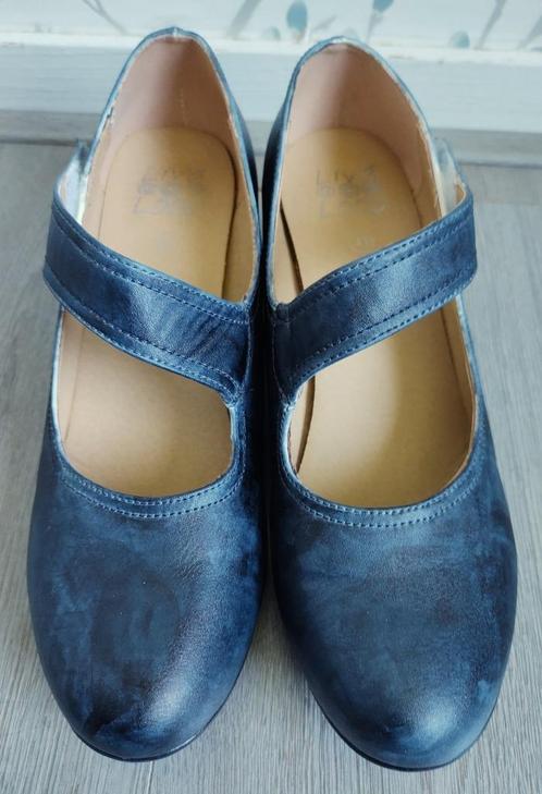 LIVA LOOP Donkerblauwe, iets gemeleerde Leren Pumps maat 41, Kleding | Dames, Schoenen, Zo goed als nieuw, Pumps, Blauw, Ophalen of Verzenden
