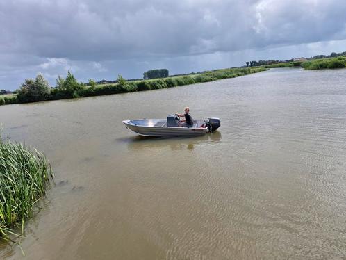 Aluminium console boot, Watersport en Boten, Vis- en Consoleboten, Zo goed als nieuw, Tot 10 pk, 3 tot 6 meter, Benzine, Buitenboordmotor