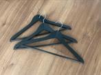 16 zwarte houten kledinghangers, Kleding | Dames, Kledinghangers, Ophalen of Verzenden, Zo goed als nieuw, Hout