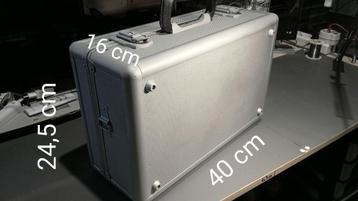 Aluminium koffer 40 x 24 x 16 cm beschikbaar voor biedingen