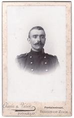 CDV - Militair 1 - Foto Van Velsen Bergen op Zoom  - Uniform, Gebruikt, Foto, Ophalen of Verzenden, Voor 1940