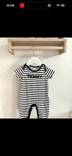 Tommy Hilfiger boxpakje korte mouw gestreept- maat 56, Ophalen of Verzenden, Zo goed als nieuw, Jongetje of Meisje, Pakje
