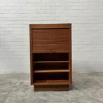 Vintage schoolkast roldeurkast jaren 60 archief kast deco, Huis en Inrichting, Kasten | Roldeurkasten en Archiefkasten, Ophalen