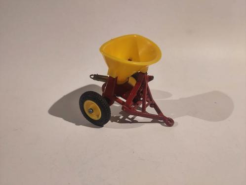 Britains Ltd Vicon kunstmestverspreider, Hobby en Vrije tijd, Modelauto's | 1:32, Zo goed als nieuw, Ophalen of Verzenden