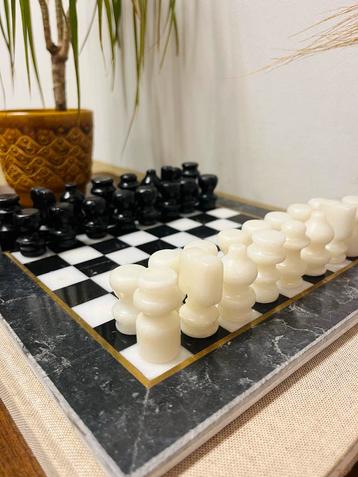 Mooi Vintage Marmer marmeren Schaakspel in Originele Doos beschikbaar voor biedingen