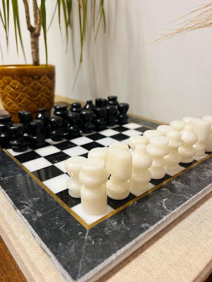 Mooi Vintage Marmer marmeren Schaakspel in Originele Doos, Hobby en Vrije tijd, Gezelschapsspellen | Bordspellen, Zo goed als nieuw