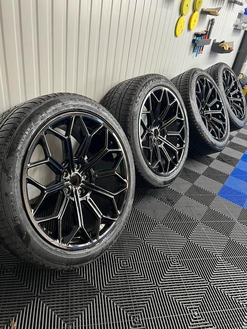 Lamborghini Urus velgen set + lambo markering banden, Auto-onderdelen, Banden en Velgen, Winterbanden, Overige maten, 285 mm, Ophalen