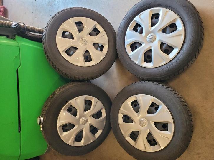 Banden verschillende maten en merk !, Auto diversen, Wieldoppen, Zo goed als nieuw, Ophalen of Verzenden