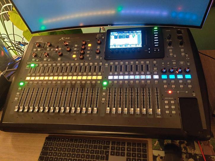 Behringer X32 Full Size, Muziek en Instrumenten, Mengpanelen, Zo goed als nieuw, 20 kanalen of meer, Microfooningang, Ophalen