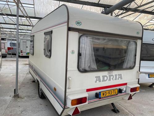 Adria Stapelbed, Bovag gekeurd! Nu of nooit!!!, Caravans en Kamperen, Caravans, Particulier, tot en met 4, 500 - 750 kg, Rondzit
