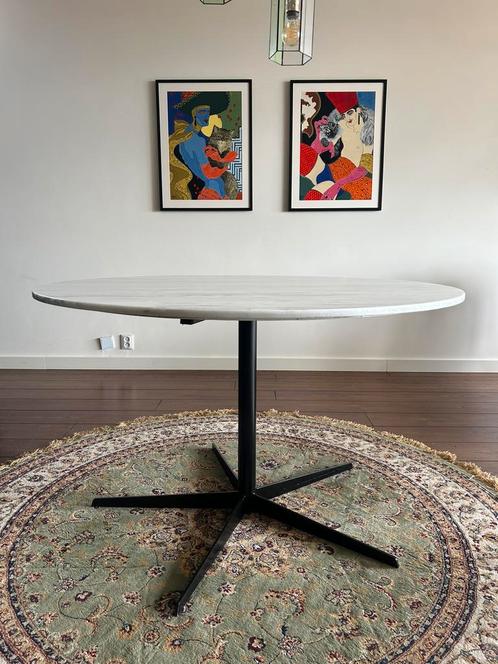 Furnified ronde eettafel, Huis en Inrichting, Tafels | Eettafels, Zo goed als nieuw, 100 tot 150 cm, 50 tot 100 cm, Vijf personen of meer