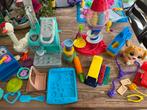 Play Doh speelsets oa hond, bon bon fabriek, kip, cafe, Ophalen of Verzenden, Zo goed als nieuw