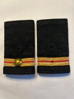 2x schuifpassant/epauletten uniform brandweer, Verzenden, Landmacht, Nederland, Embleem of Badge