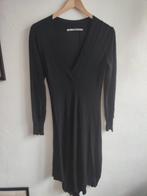 Cora Kemperman XS jurk zwart apart model v nek, Zwart, Ophalen of Verzenden, Maat 34 (XS) of kleiner, Onder de knie