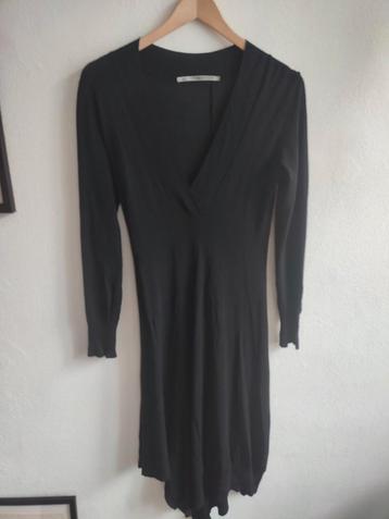 Cora Kemperman XS jurk zwart apart model v nek beschikbaar voor biedingen