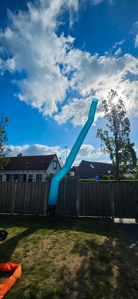 Blauwe skytube skydancer + blower, Kinderen en Baby's, Speelgoed | Buiten | Springkussens, Gebruikt, Ophalen of Verzenden
