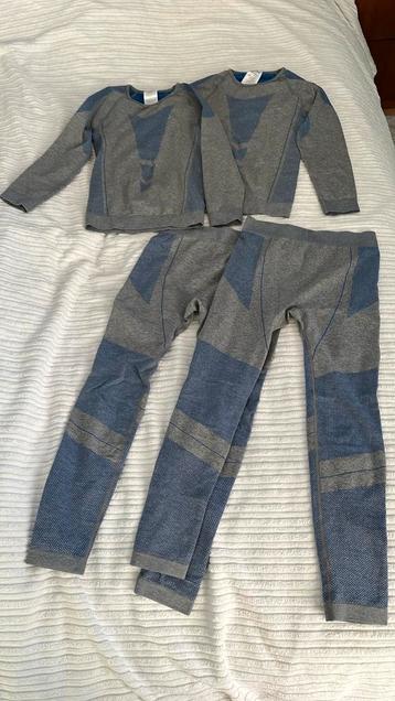 2 Setjes Thermokleding Maat 134/140 beschikbaar voor biedingen