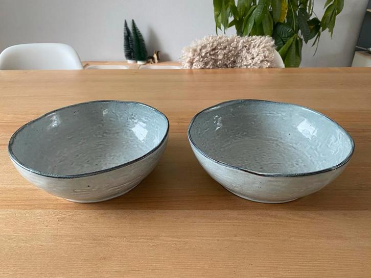 Twee keramieken schalen Broste Copenhagen, Huis en Inrichting, Woonaccessoires | Schalen en Manden, Gebruikt, Schaal, Rond, Porselein of Keramiek