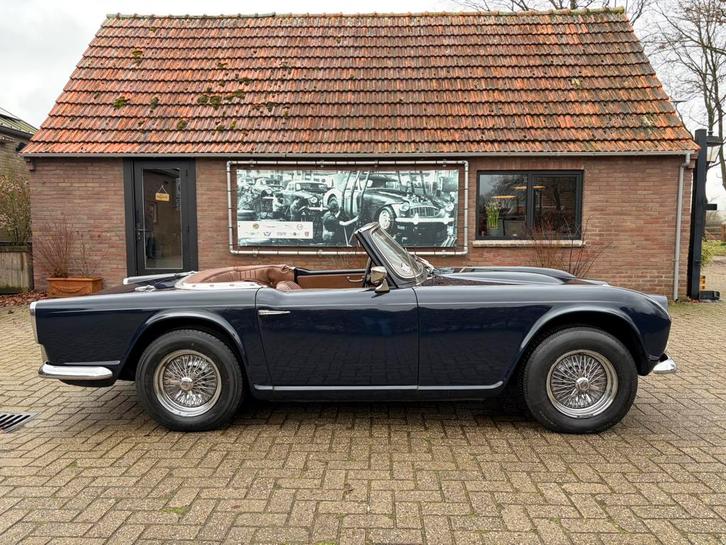 Triumph TR4, Royal Blue, 1964, Auto's, Triumph, Particulier, TR4, Open dak, Benzine, Cabriolet, Handgeschakeld, Blauw, Bruin, Kunstmatig leder
