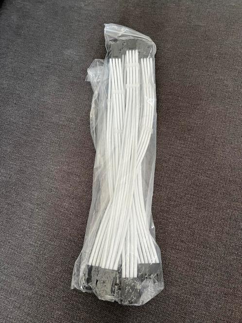 4 witte cable extetions, Computers en Software, Desktop Pc's, Zo goed als nieuw, Ophalen