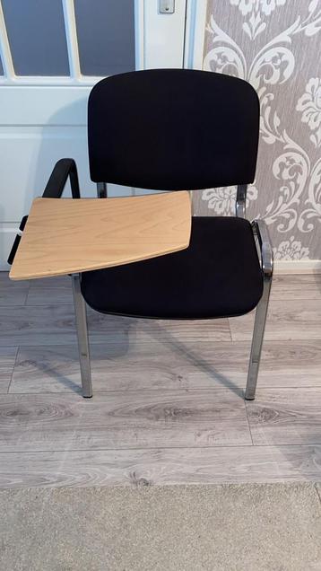 Vergaderstoel / stoelen met schrijfblad / 30 stuks beschikbaar voor biedingen