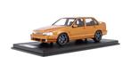 Volvo S70R 1998 Saffraan Metallic 1:18 (Inkl.Vitrinekast), Overige merken, Duitsland, Auto, Nieuw