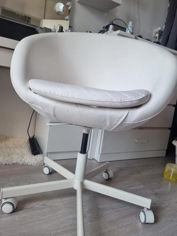 Stoel / chair /makeupstoel / bureaustoel beschikbaar voor biedingen