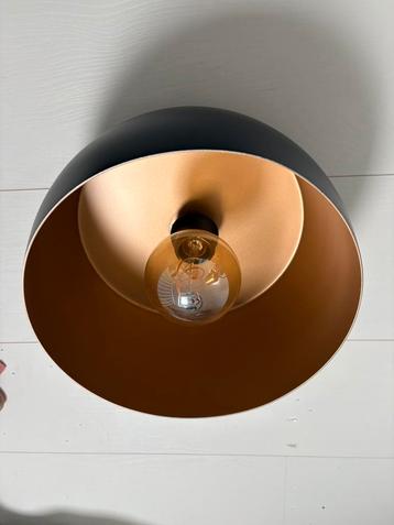 Plafondlamp beschikbaar voor biedingen